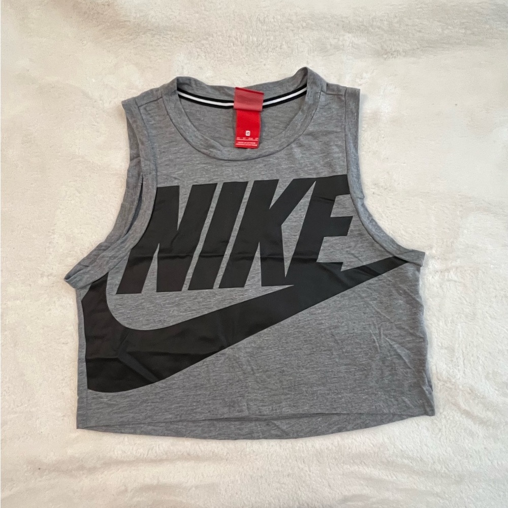 Women’s grey and black Nike top